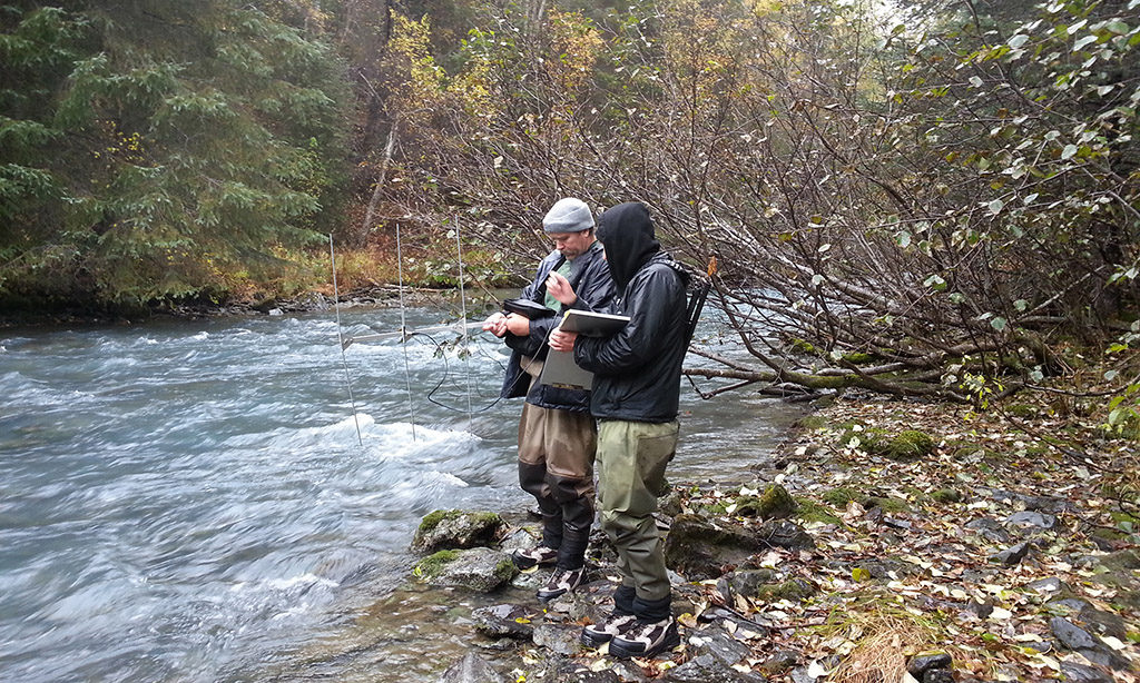 Testing Fish Radio Telemetry Equipment